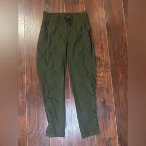 Lululemon Street To Studio Pant II Size 6 MidRise *Unlined 28" Dark Olive